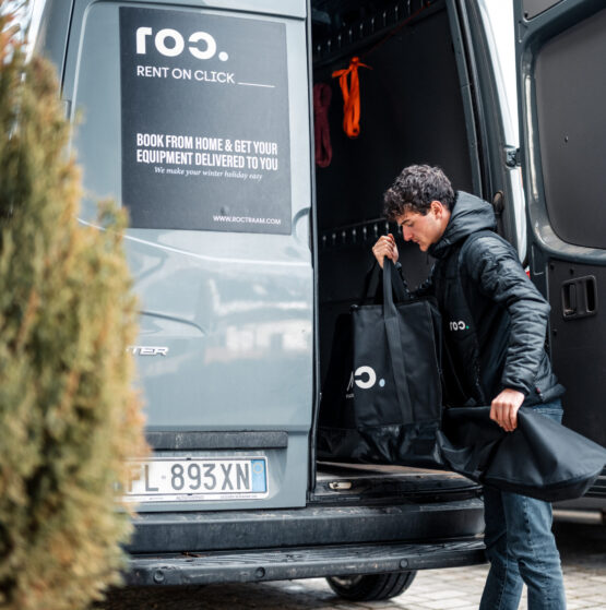 OPERATOR DELIVERS THE SKI EQUIPMENT